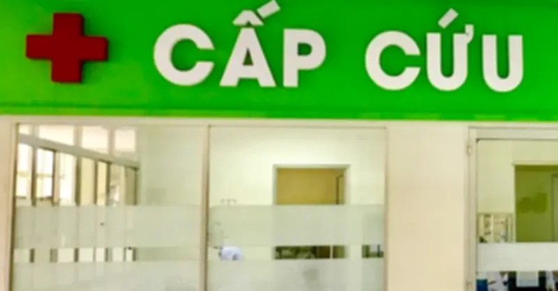 Bé 12 tuổi cấp cứu không thể đi lại do trượt patin