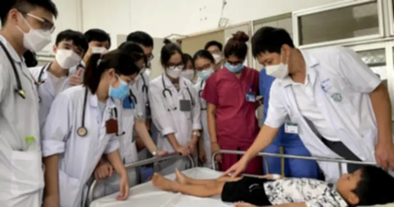Bộ GD-ĐT đề xuất chuẩn mới: 10 sinh viên y khoa phải có 1 giường bệnh