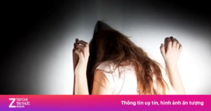Bé gái 13 tuổi tự đi khám tâm lý vì không tin bố mẹ lắng nghe