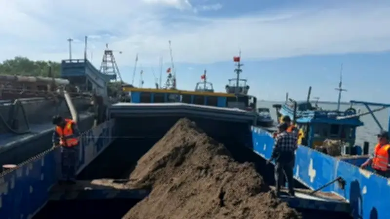 Bộ đội Biên phòng Vĩnh Long liên tiếp phát hiện vận chuyển cát trái phép