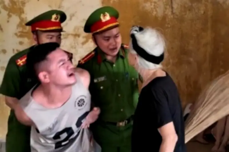 Bà nội 98 tuổi gây sốt trong clip phòng chống ma túy của công an Hà Tĩnh