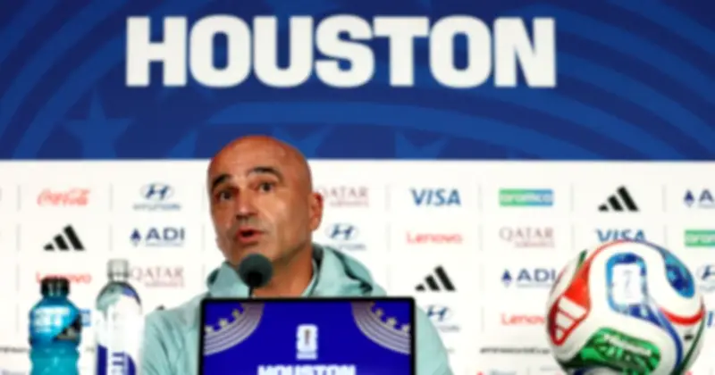 Bồ Đào Nha rạn nứt trước giờ ra quân, HLV Martinez giải thích, Ronaldo viết tâm thư