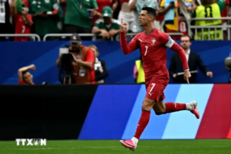 Bồ Đào Nha thắng Uzbekistan 2-0, Ronaldo lập cú đúp