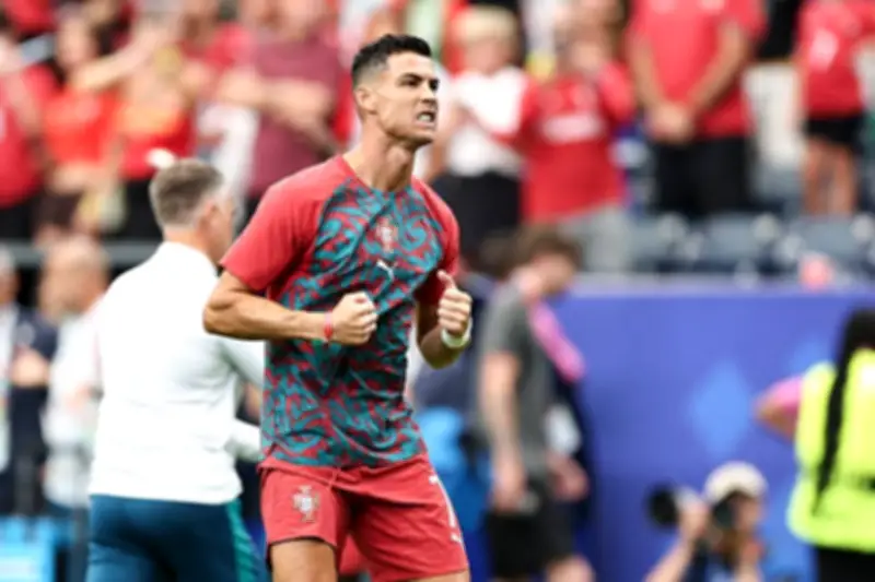 Bồ Đào Nha - Uzbekistan: Siêu phẩm bị từ chối, Ronaldo khát khao tỏa sáng