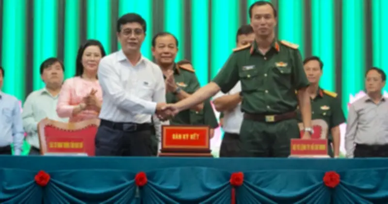 Bộ Tư lệnh TP.HCM ký quy chế phối hợp tuyên truyền với báo chí