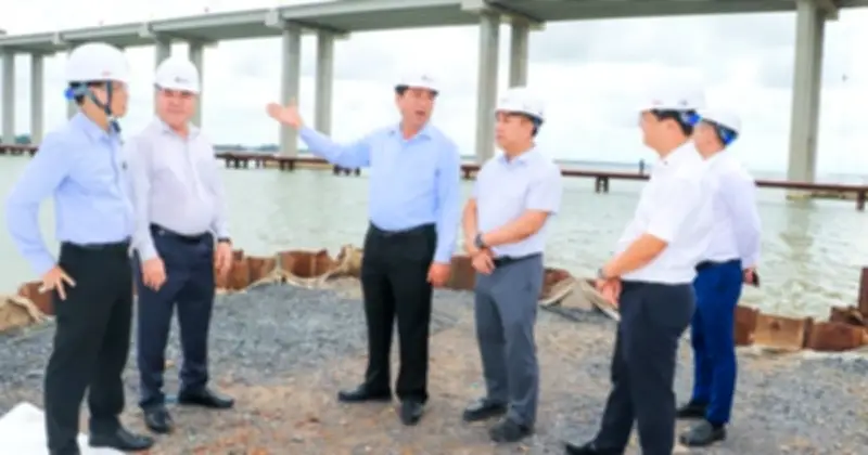 Bộ trưởng Bộ Xây dựng yêu cầu đẩy nhanh tiến độ cầu Đại Ngãi 1, thông xe sớm 6 tháng