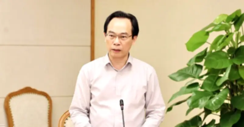 Bộ trưởng GD-ĐT: Không phải không có người dạy mà giáo viên đang quá tải