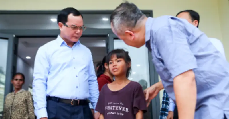Bộ trưởng Nguyễn Đình Khang thăm, tặng quà đồng bào dân tộc thiểu số ở Khánh Hòa
