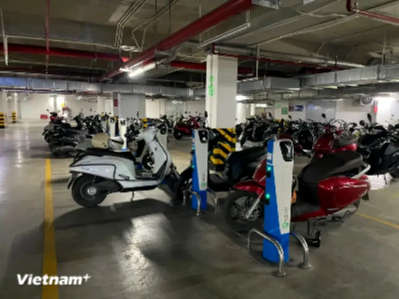 Bộ Xây dựng chỉ ra nút thắt chuyển đổi từ xe xăng sang phương tiện điện