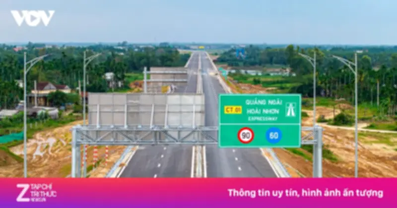 Bộ Xây dựng lấy ý kiến 11 tỉnh về mở rộng cao tốc Bắc - Nam lên 6 làn xe