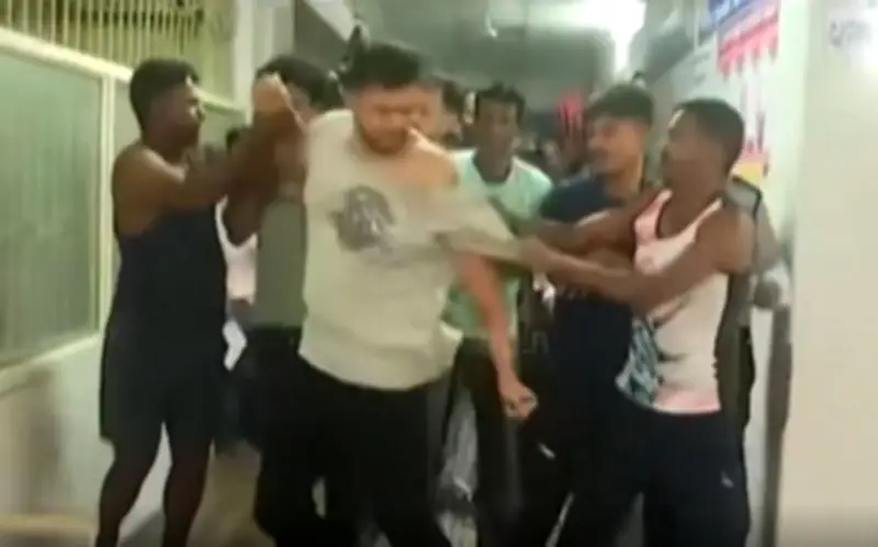 Bác sĩ bị hành hung sau khi sản phụ tử vong do rắn cắn ở Ấn Độ