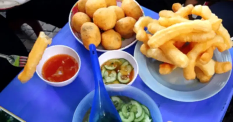 Bác sĩ cảnh báo 4 kiểu ăn sáng âm thầm nuôi tế bào ung thư