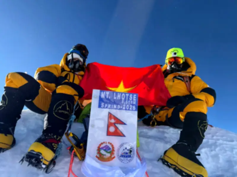 Bác sĩ Việt Nam đầu tiên chinh phục K2 và kỷ lục Triple Crown