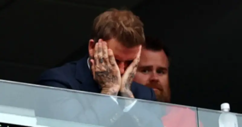Beckham gây sốt với biểu cảm trái ngược khi Anh hòa Ghana 0-0
