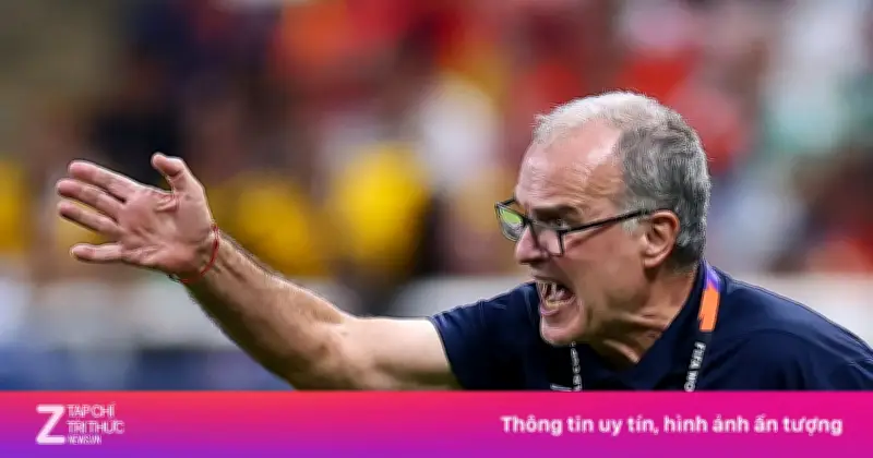 Bielsa tố cầu thủ Uruguay bỏ rơi mình sau khi bị loại khỏi World Cup 2026