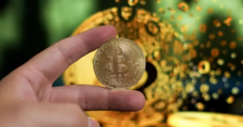 Bitcoin lao dốc khi Strategy lần đầu bán Bitcoin sau 3 năm