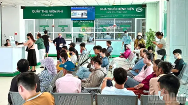 Bảo hiểm y tế: Phao cứu sinh giúp người bệnh vượt gánh nặng tài chính