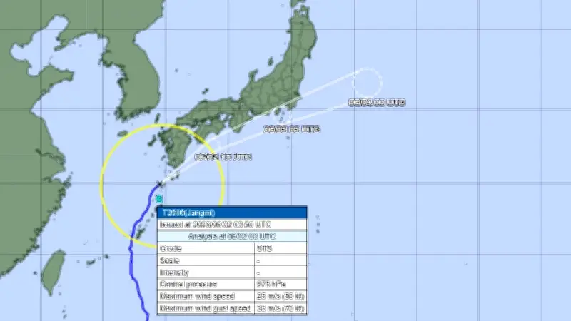 Bão Jangmi quét qua Nhật Bản, hơn 10 người bị thương tại Okinawa