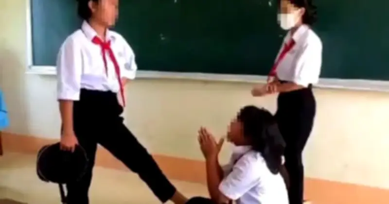 Bạo lực học đường phi truyền thống: Nguy cơ từ mạng xã hội và vai trò gia đình