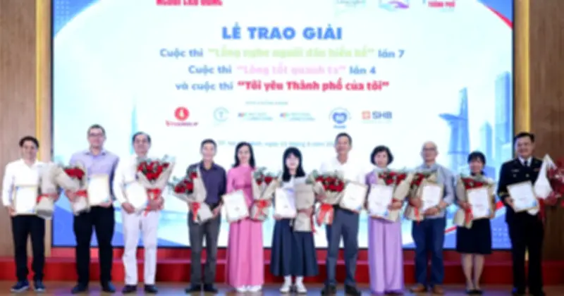 Báo Người Lao Động trao giải ba cuộc thi vì sự phát triển TP.HCM