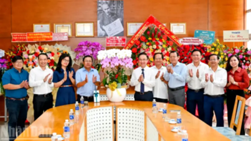 Báo Nhân Dân và TP.HCM phối hợp tuyên truyền trong kỷ nguyên mới