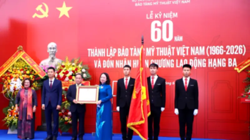 Bảo tàng Mỹ thuật Việt Nam nhận Huân chương Lao động hạng Ba