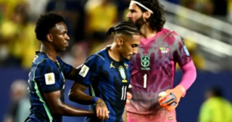 Brazil lo lắng vì chấn thương gân kheo của Raphinha, Ancelotti tính phương án mới