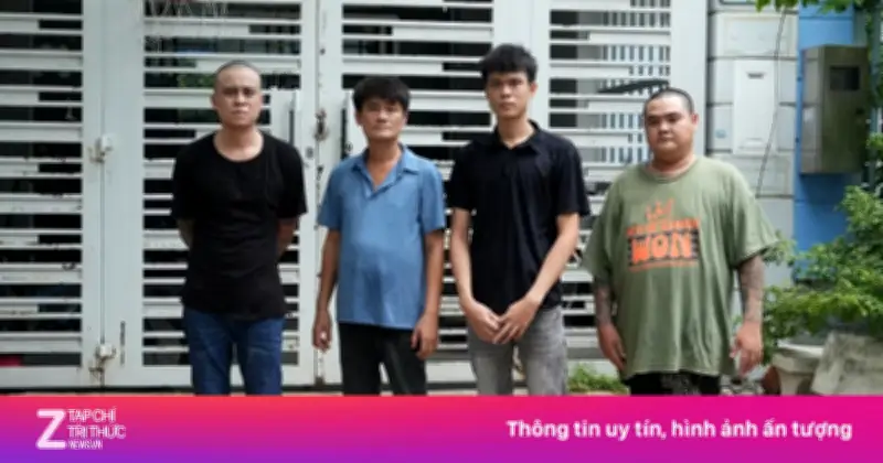 Bắt khẩn cấp 4 người mang dao đe dọa hàng xóm ở TP.HCM