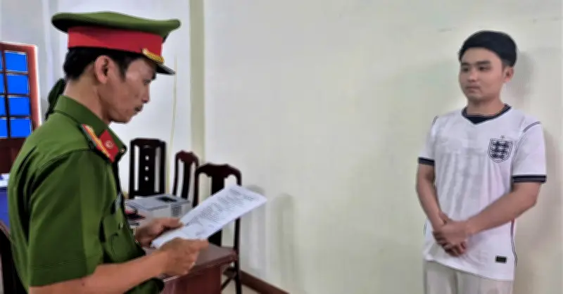 Bắt nhân viên chiếm đoạt 84 điện thoại của nhiều cửa hàng ở Đà Nẵng