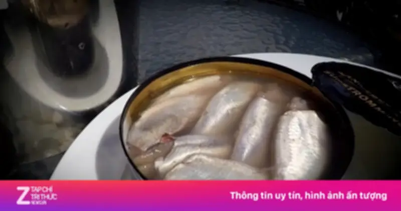Cá trích thối Thụy Điển: Món ăn nặng mùi nhất thế giới nhưng là di sản văn hóa