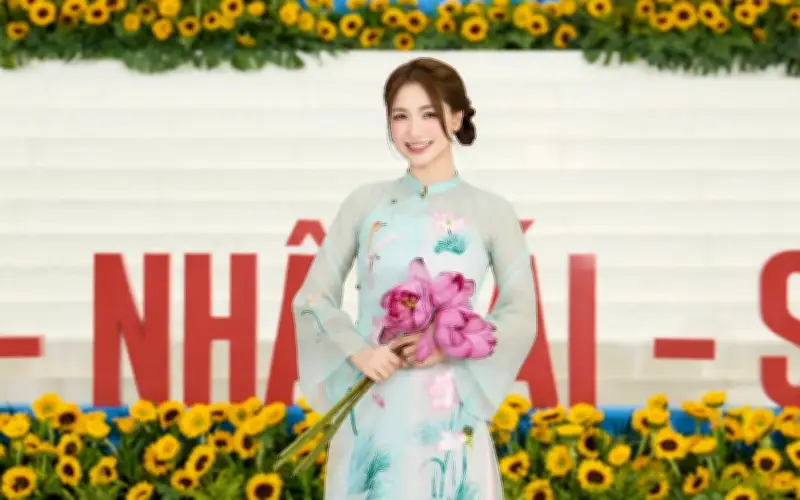 Ca sĩ Hòa Minzy trúng cử vào Hội đồng Nhân dân tỉnh Bắc Ninh