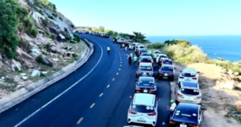 Caravan 'Trở về tuổi thơ tôi' lần 10: Hơn 2 tỉ đồng cho hành trình nhân ái