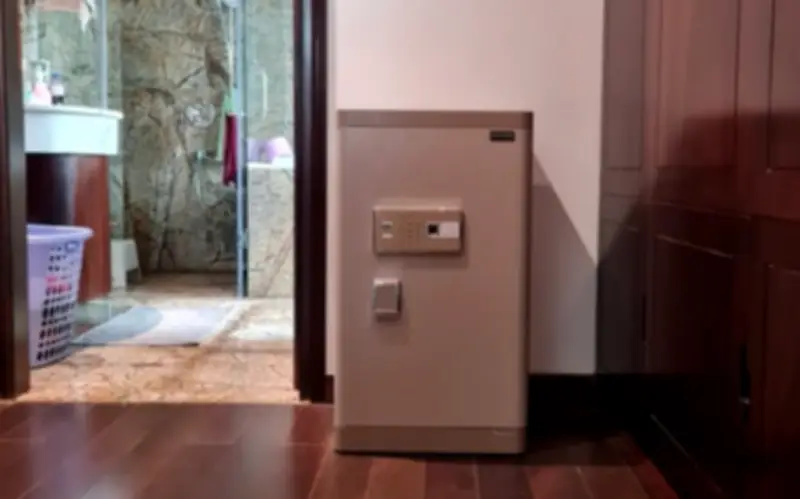 Cách hóa giải thế sát khi kết sát lọ đất tựa lưng vào nhà vệ sinh