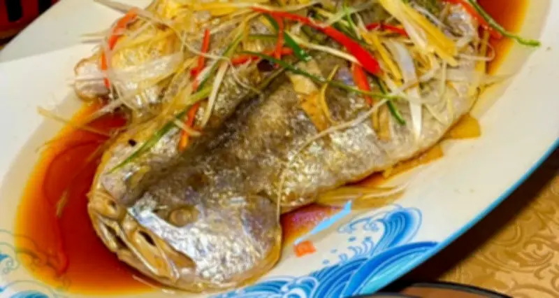 Cách làm cá hấp bia ngon như ngoài hàng, thịt ngọt không tanh