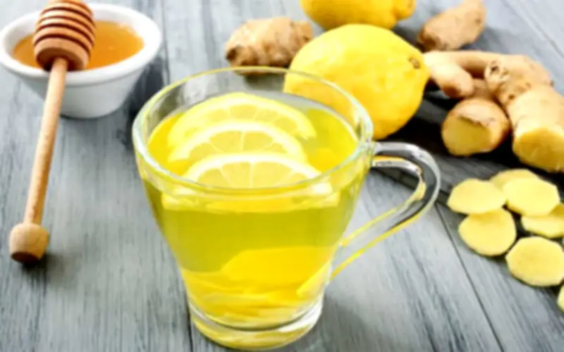 Cách ngâm chanh gừng đường phèn mật ong tăng đề kháng, giảm ho
