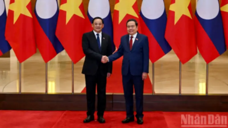 Chủ tịch Quốc hội Trần Thanh Mẫn hội kiến Thủ tướng Lào Sonexay Siphandone
