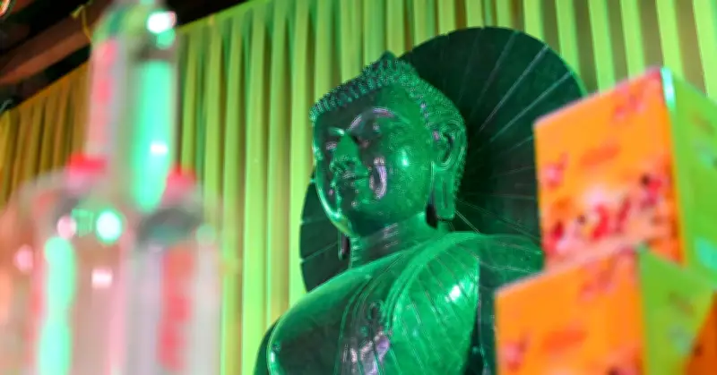 Chiêm ngưỡng tượng Phật bằng ngọc bích nguyên khối lớn nhất Việt Nam tại chùa Quỳnh Lâm