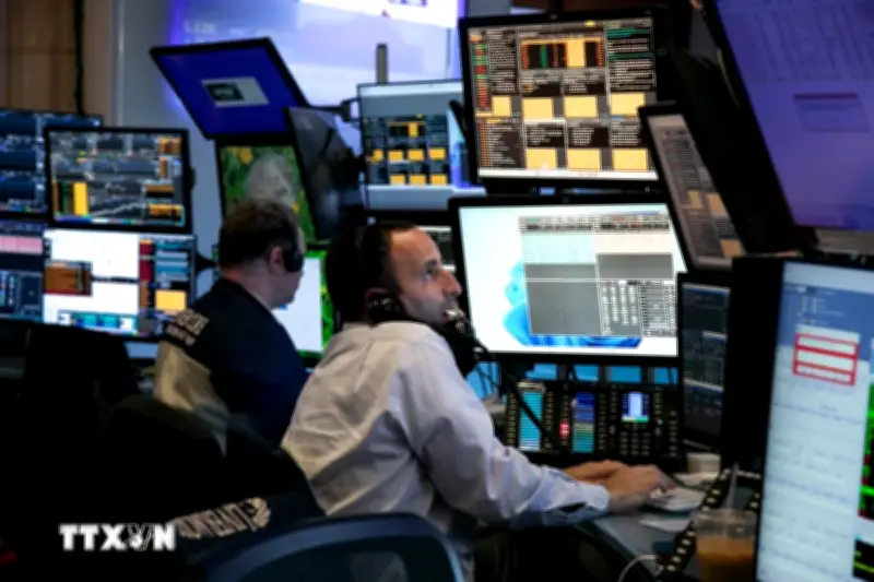 Chứng khoán Mỹ tăng nhẹ phiên cuối tuần, Dow Jones vượt mốc 40.000