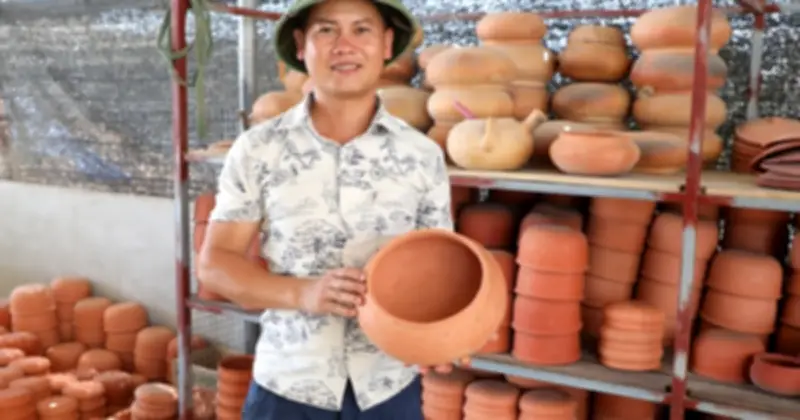 Chàng trai Nghệ An bỏ suất đi Nhật giữ nghề nồi đất Trù Sơn