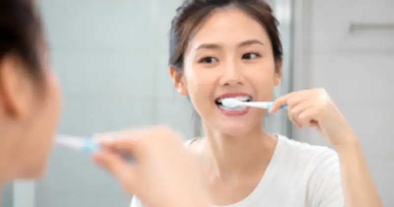 Chuyên gia nha khoa hé lộ 'quy tắc 2-2' khi đánh răng