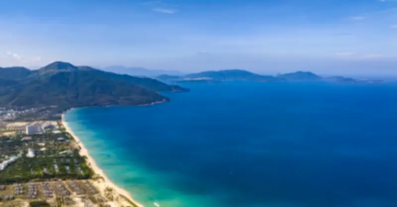 Chuyển từ khai thác sang văn hóa quản trị biển để phát triển bền vững