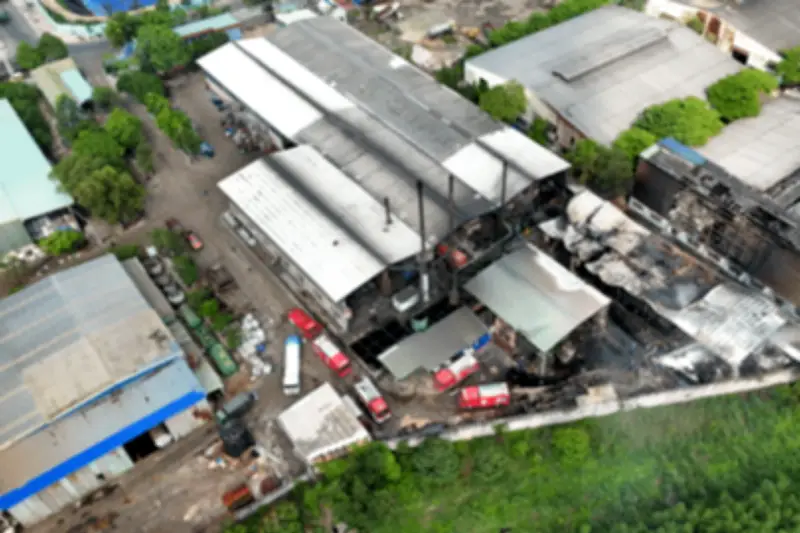 Cháy lớn nhà máy xử lý chất thải nguy hại ở TPHCM