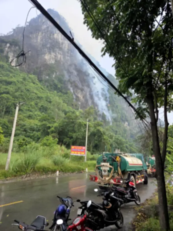 Cháy rừng phòng hộ Cao San tại Hà Nam, nguyên nhân do sét đánh