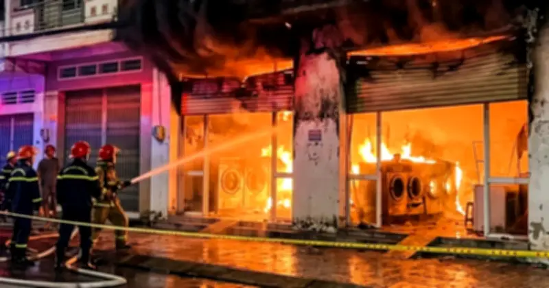 Cháy tiệm giặt sấy ở Cà Mau, một người bị bỏng nặng