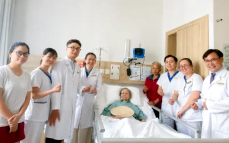 Chạy đua thời gian tái thông mạch não cho hai bệnh nhân cao tuổi