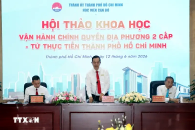 Cán bộ cấp xã phải thao tác đồng thời hơn 10 phần mềm chuyên ngành
