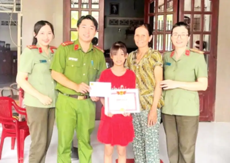 Công an Đồng Nai quét sạch ma túy, hỗ trợ dân tận tình
