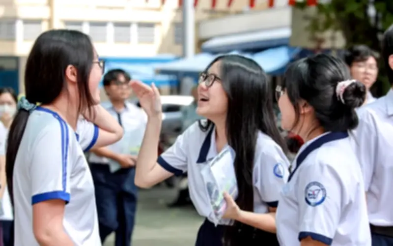 Công bố điểm thi tốt nghiệp THPT 2026 từ hôm nay, Hà Nội thí điểm vùng phát thải thấp