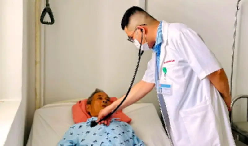 Cảnh báo ngộ độc nấm: 3 người trong gia đình nhập viện cấp cứu sau bữa tối