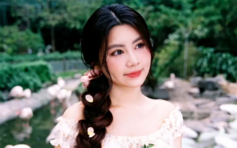 Con gái MC Quyền Linh gây chú ý với nhan sắc thanh tú và học vấn xuất sắc